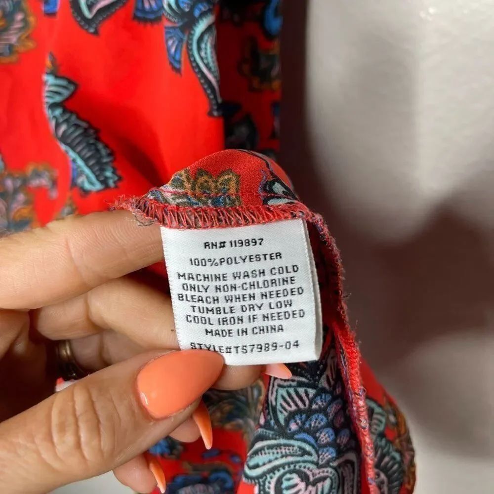 Collective Concepts Red Floral Top - Picture 5 of 6